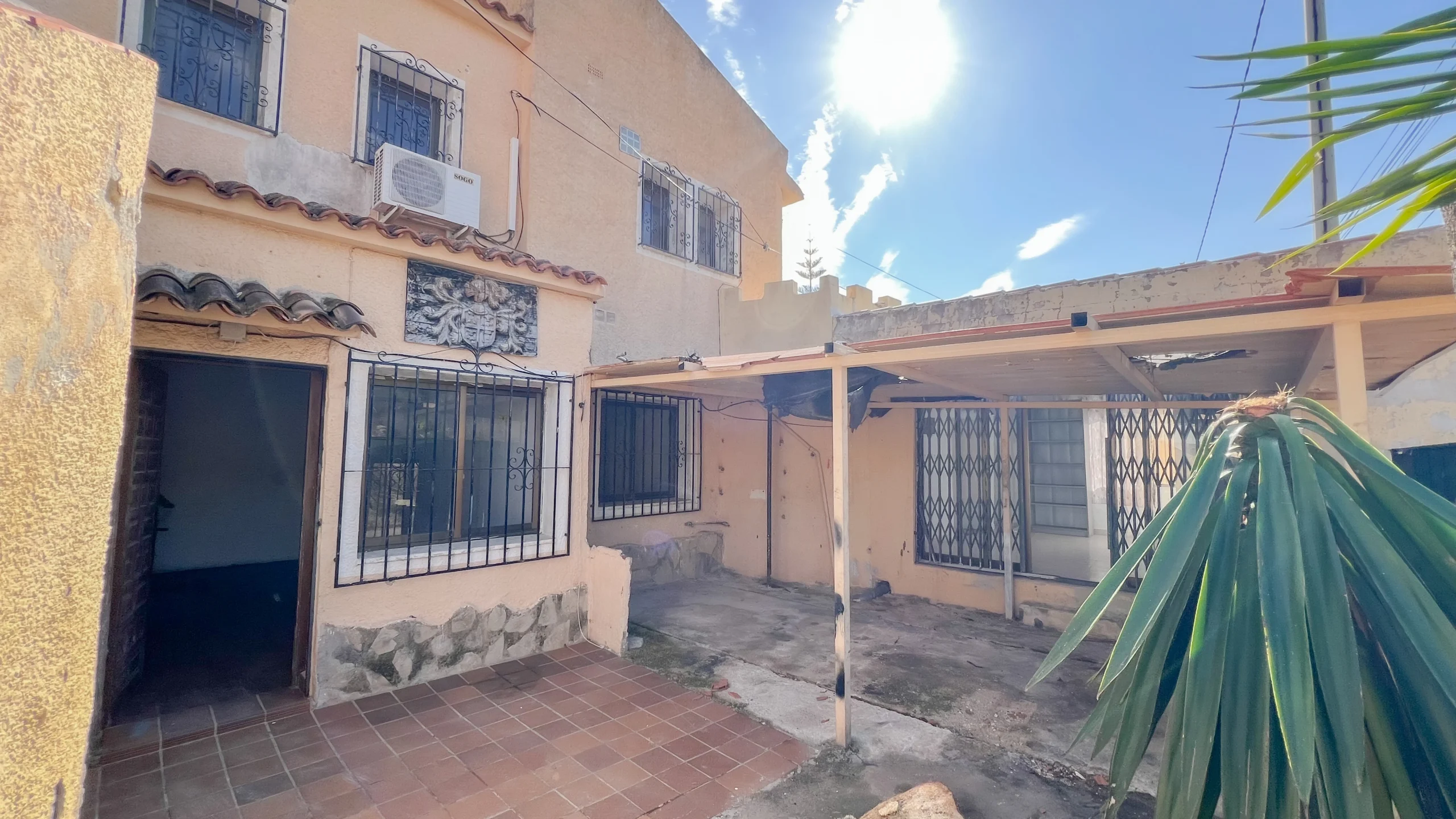 Villa for Renovation in a Prime Calpe Location Near the Beach. - pool area and surrounding terrace