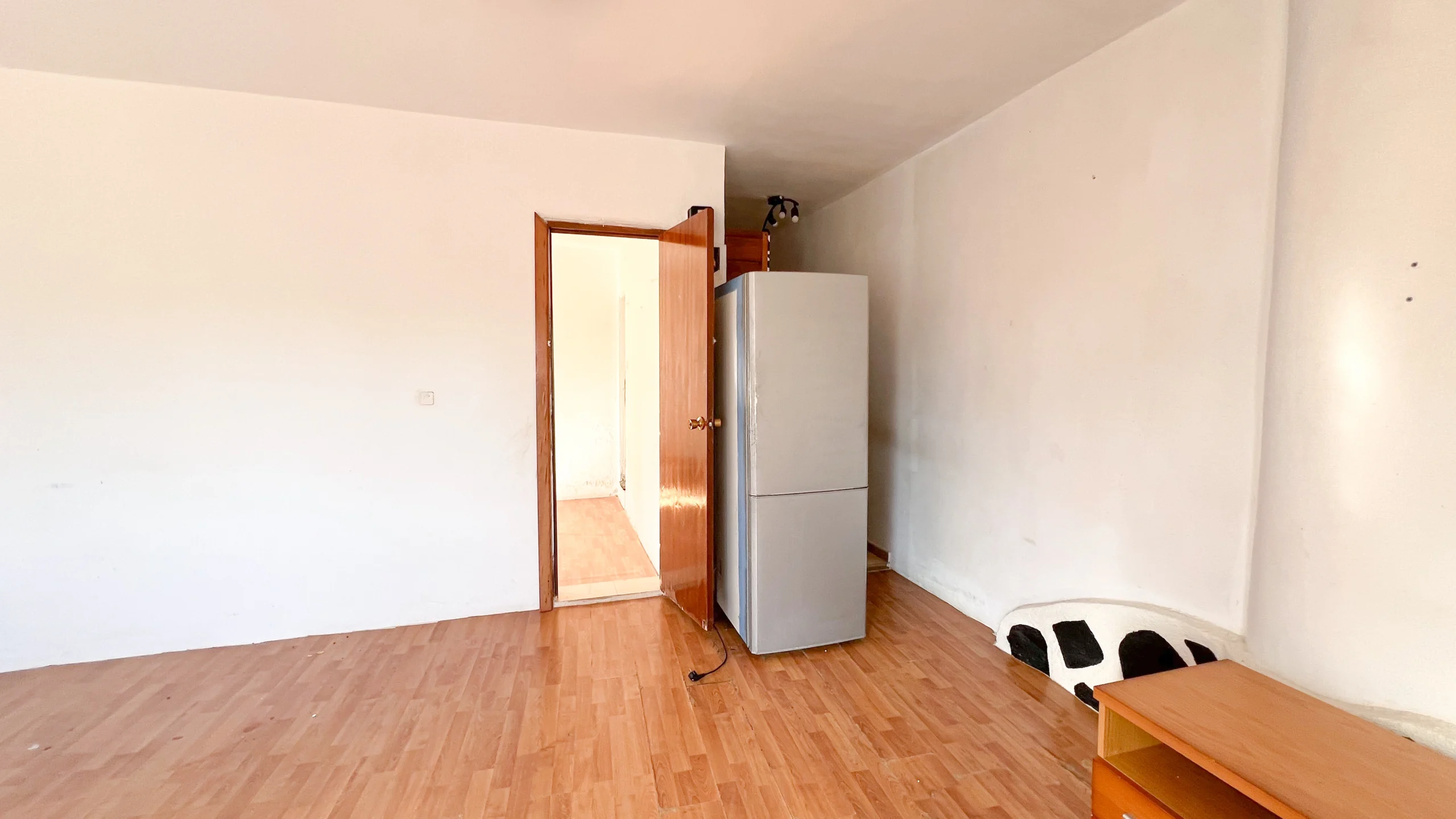 Empty bedroom with wooden flooring in Calpe renovation villa