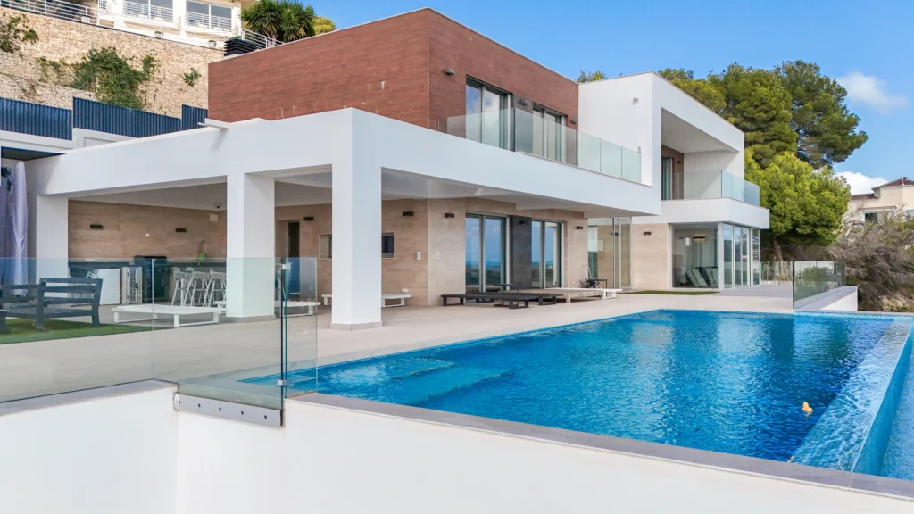 Luxury Modern Villa with Panoramic Sea & Mountain Views in Calpe