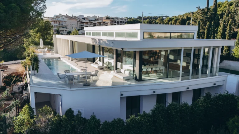 Modern glass-front luxury villa with panoramic sea views in Altea