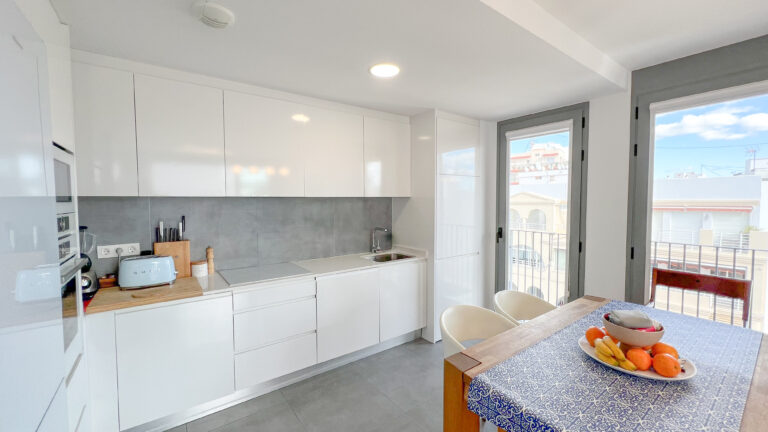 Moderne Küche mit Bosch-Geräten in IseaCalpe, Calpe