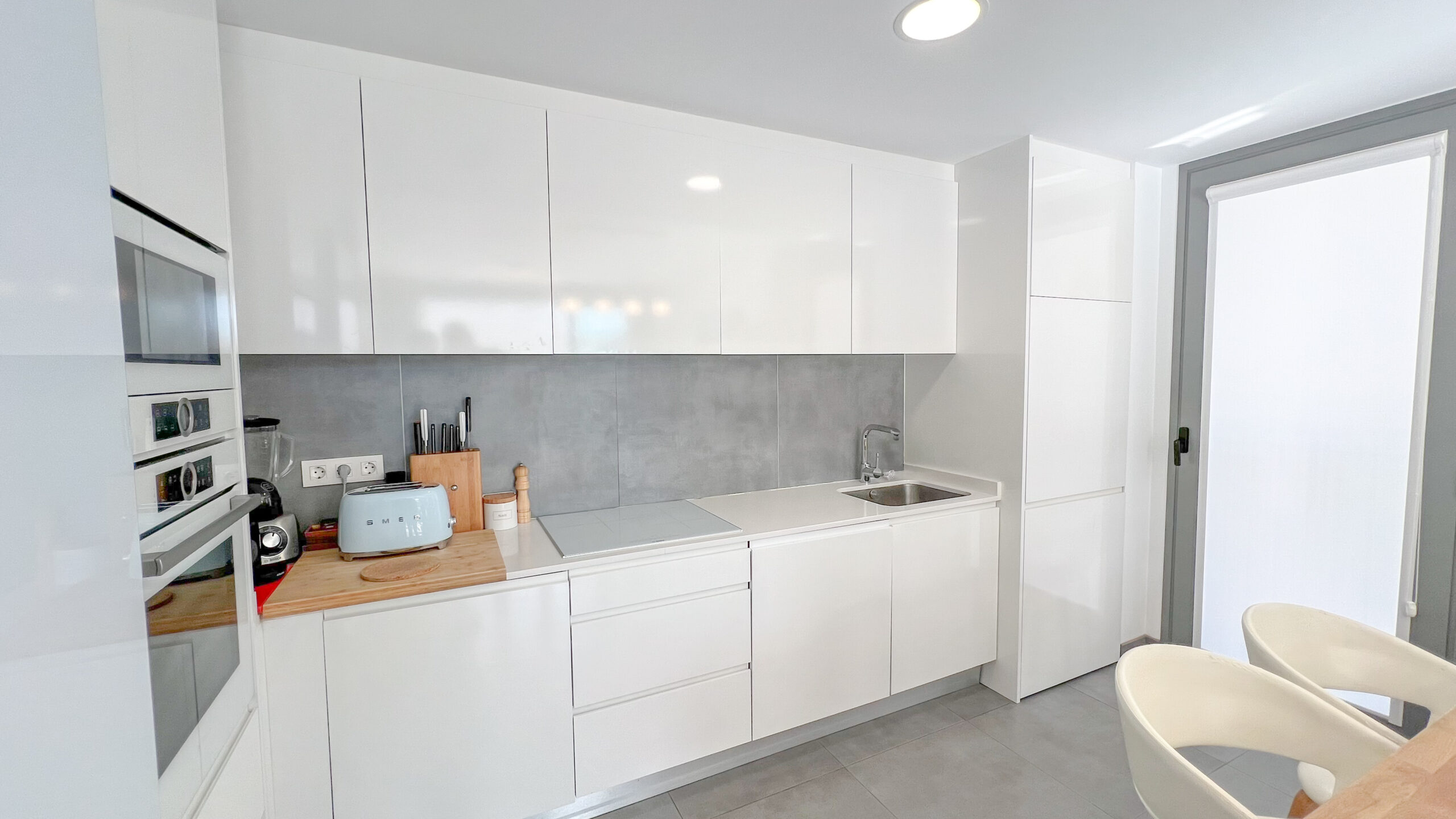 Modern kitchen with Bosch appliances in IseaCalpe penthouse, Calpe