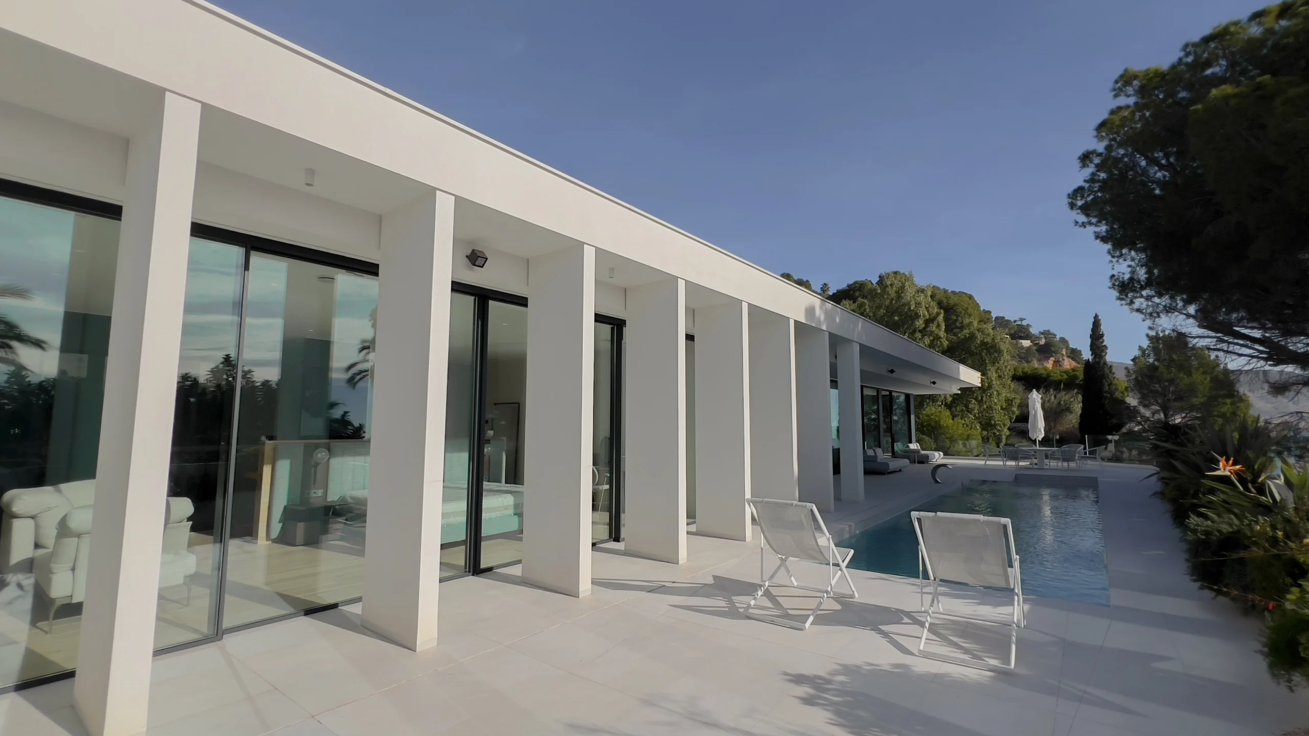 Seafront terrace and pool area in first-line luxury villa Galera del Mar Altea