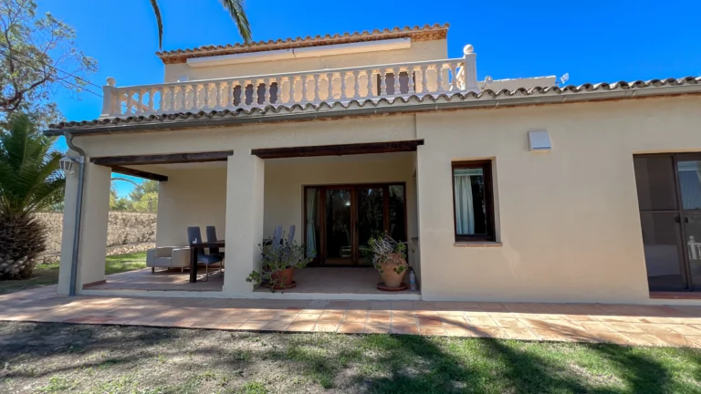 Two-storey guest house with covered terrace and countryside views in Benissa
