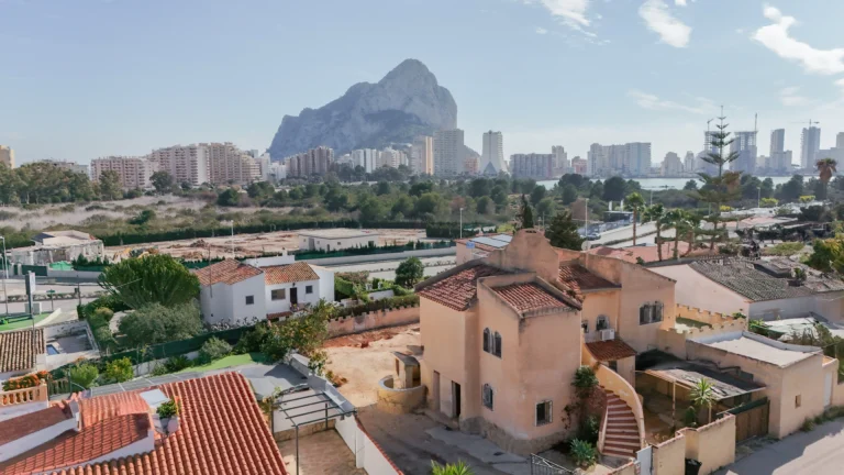 South-Facing Villa Renovation Opportunity in Calpe Near La Fossa Beach