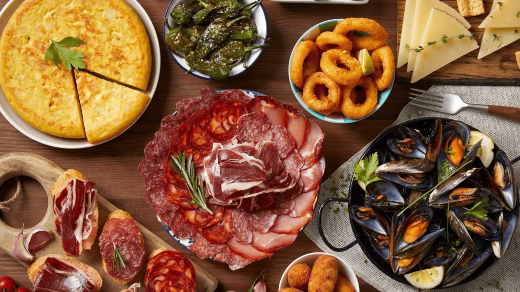 Food and dining in Calpe with tapas, seafood and Mediterranean dishes on the Costa Blanca