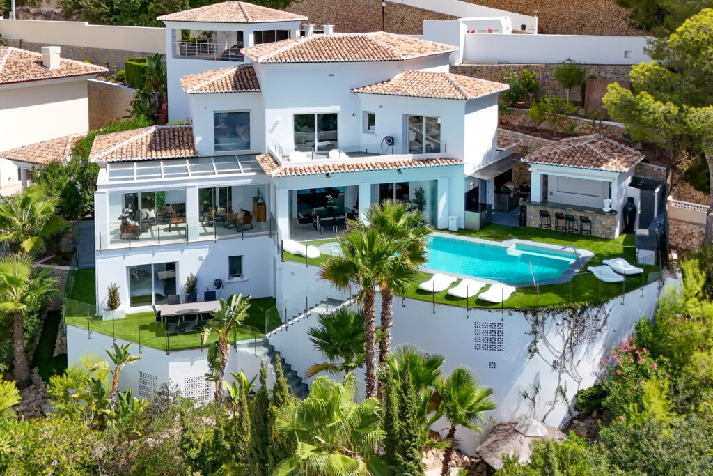 Luxurious Villa With Sea Views in Moraira