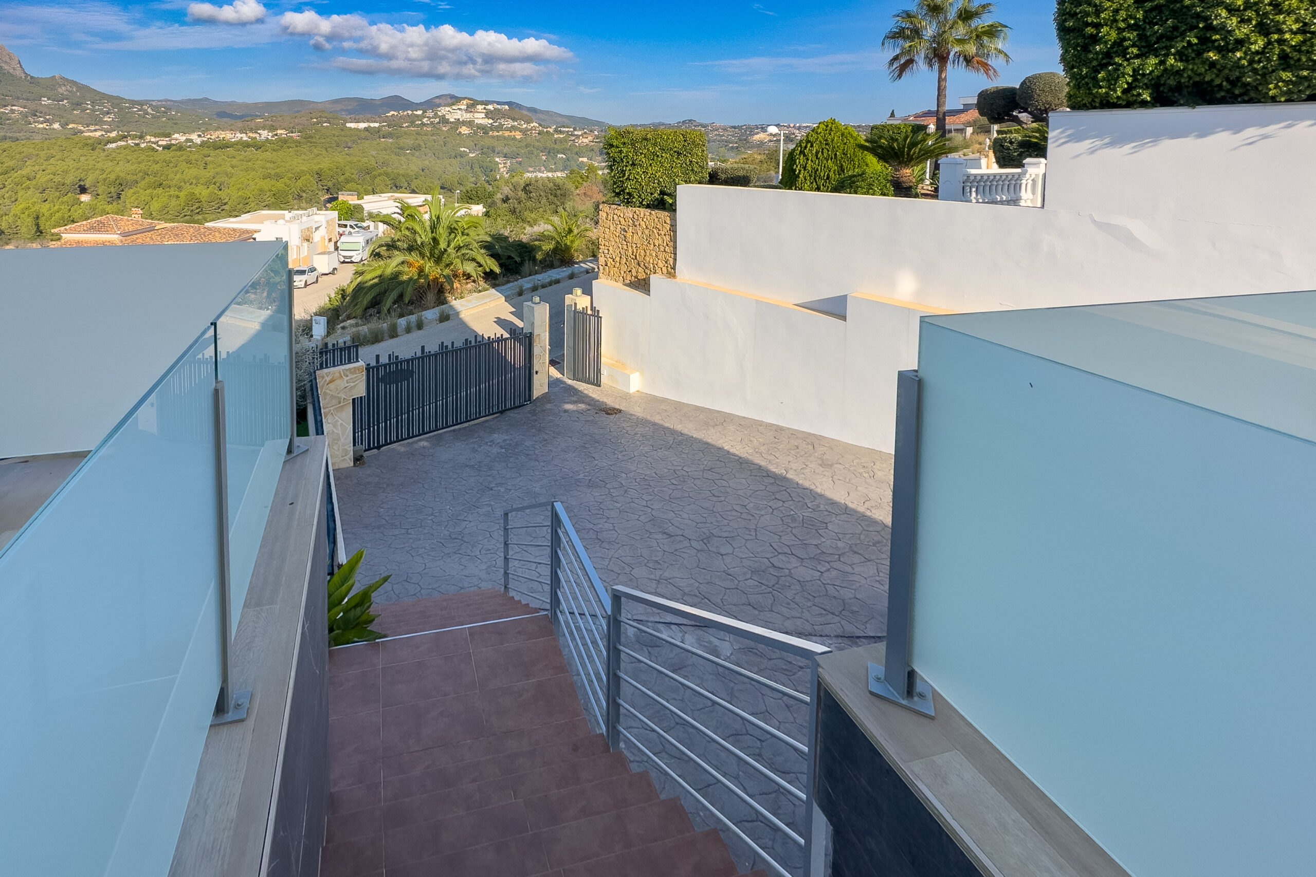 Entrance ramp and gate leading to the villa in Casanova, Calpe