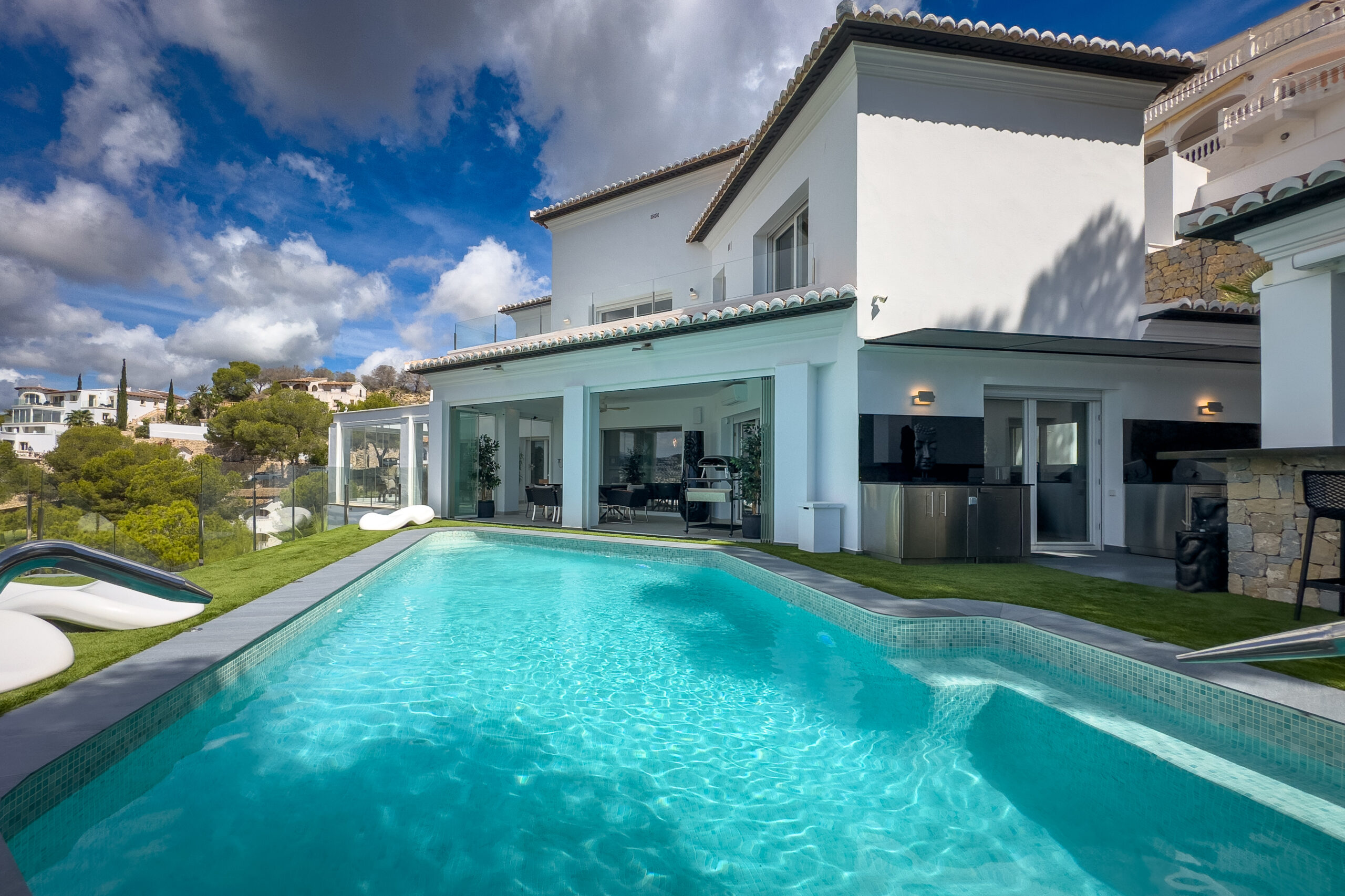 Exterior of Moraira villa with private pool and sun terrace