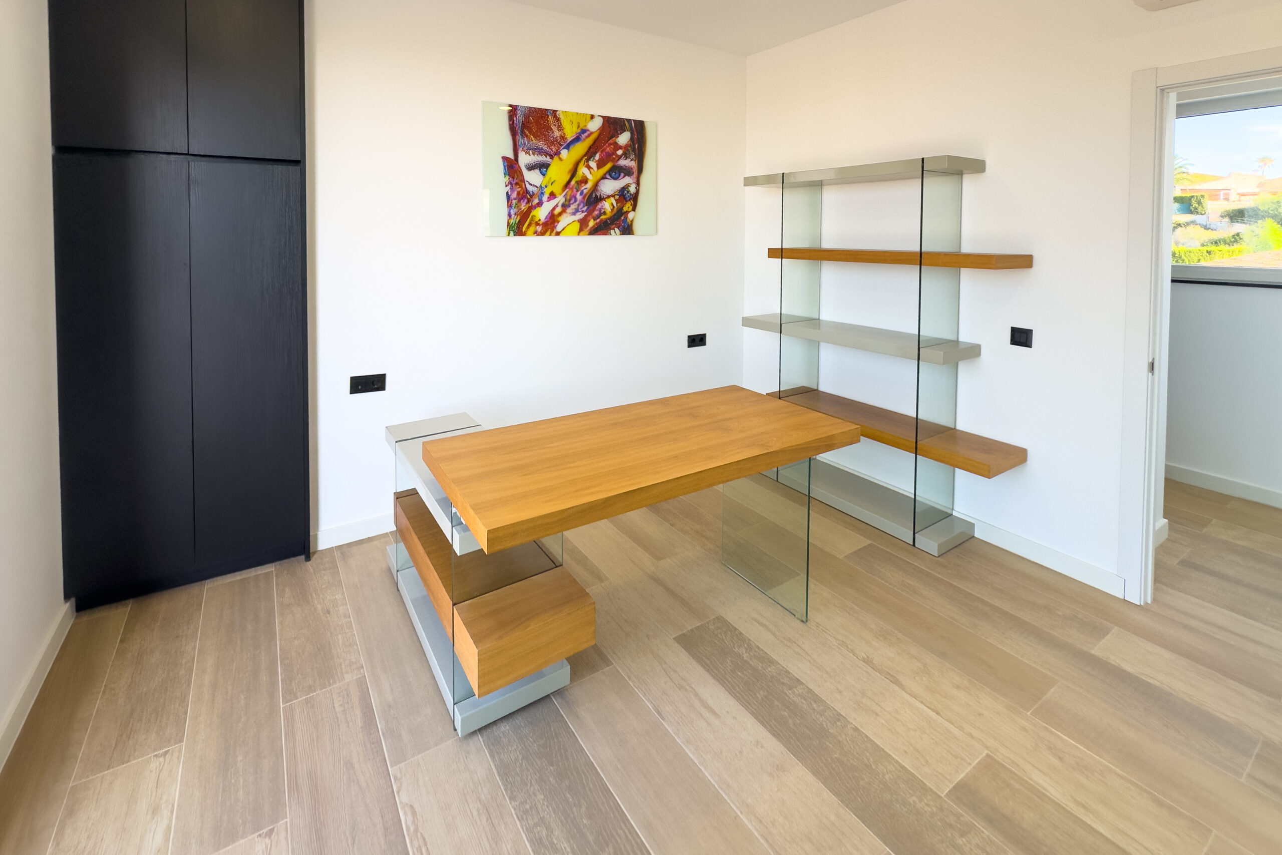Home office room with desk and shelving in a villa in Casanova, Calpe