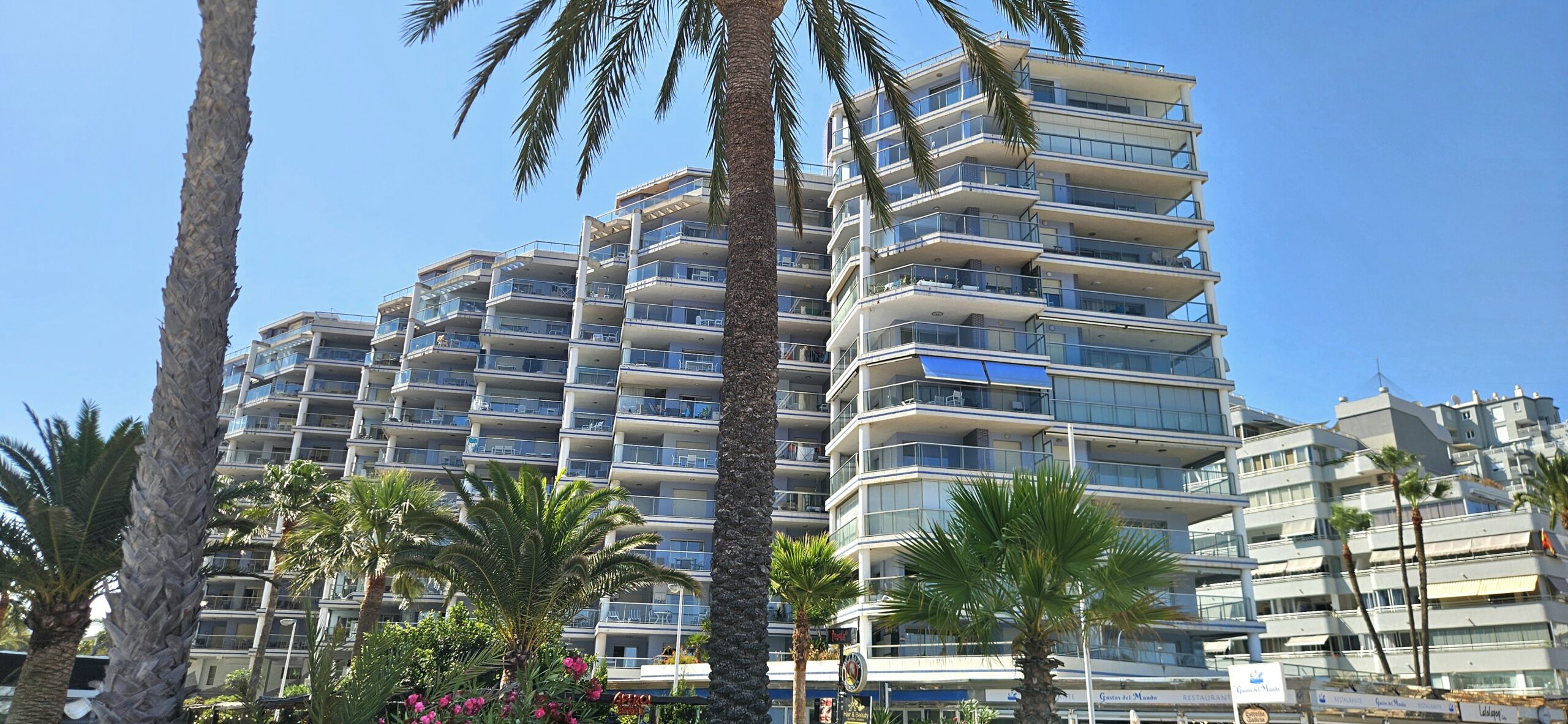 Modern Beachfront Duplex Penthouse with Panoramic Views, Calpe