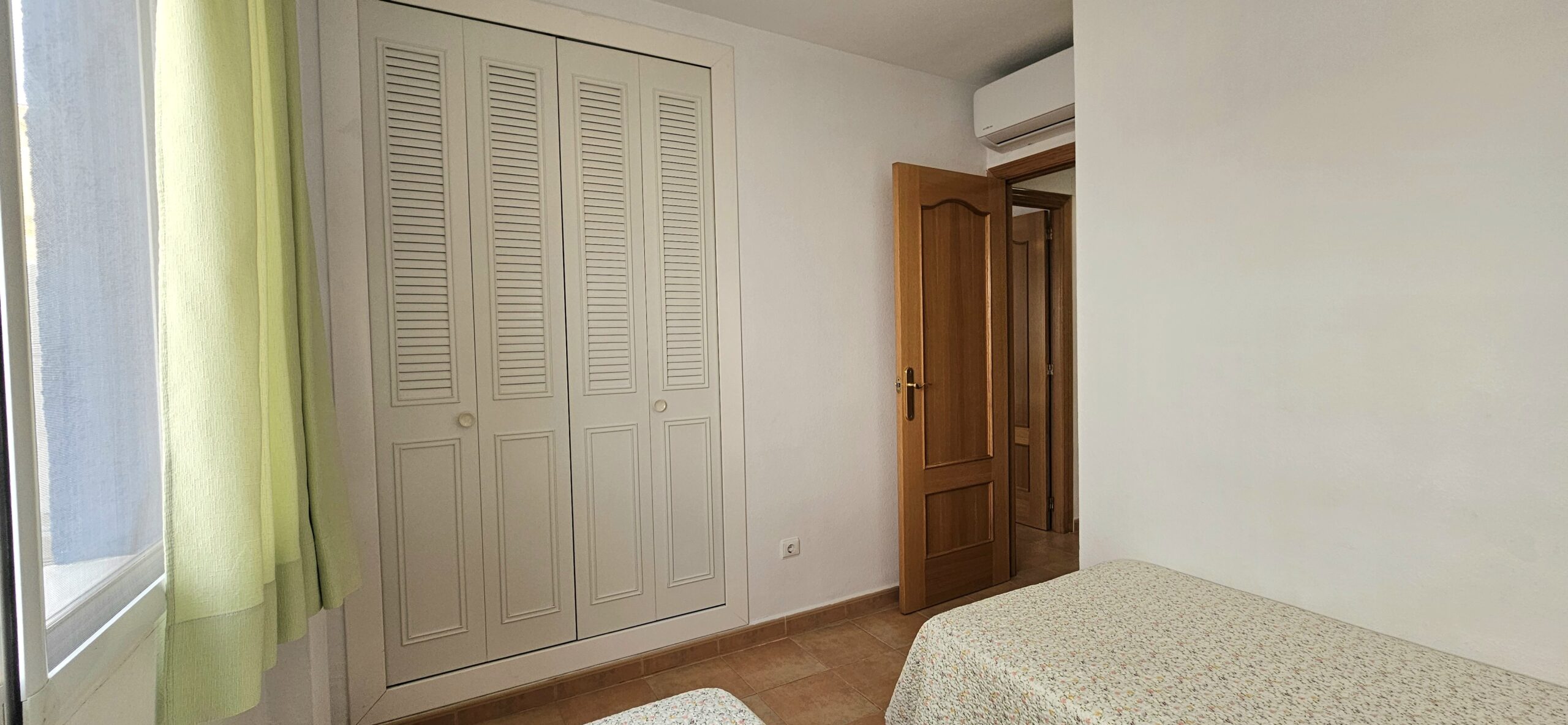 Bright Apartment with Spacious Private Terrace Near the Beach in a Popular Residential Complex, Calpe