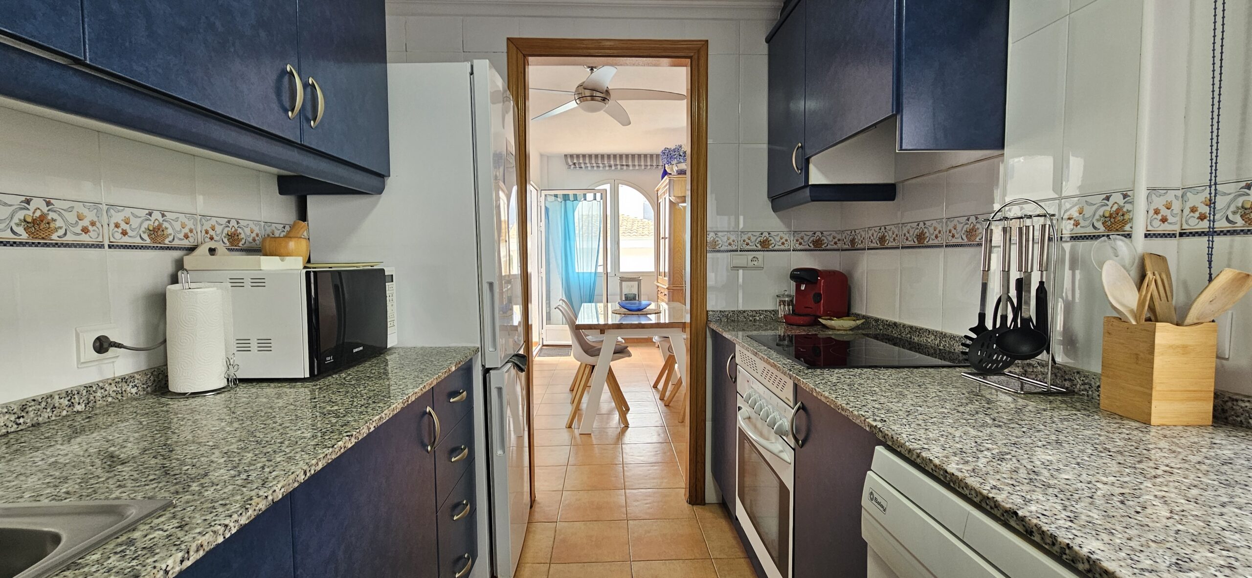 Bright Apartment with Spacious Private Terrace Near the Beach in a Popular Residential Complex, Calpe