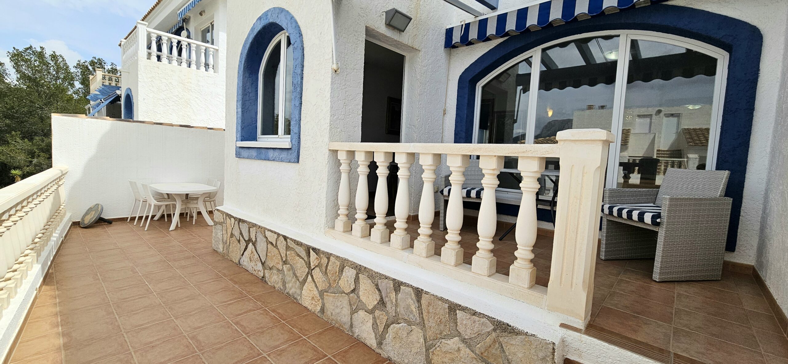 Bright Apartment with Spacious Private Terrace Near the Beach in a Popular Residential Complex, Calpe