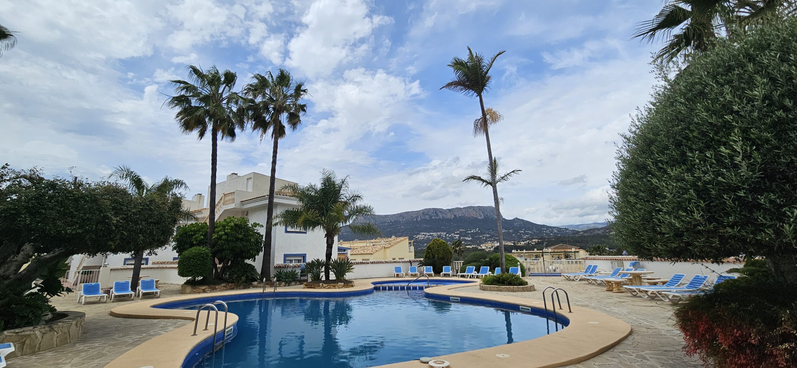 Bright Apartment with Spacious Private Terrace Near the Beach in a Popular Residential Complex, Calpe