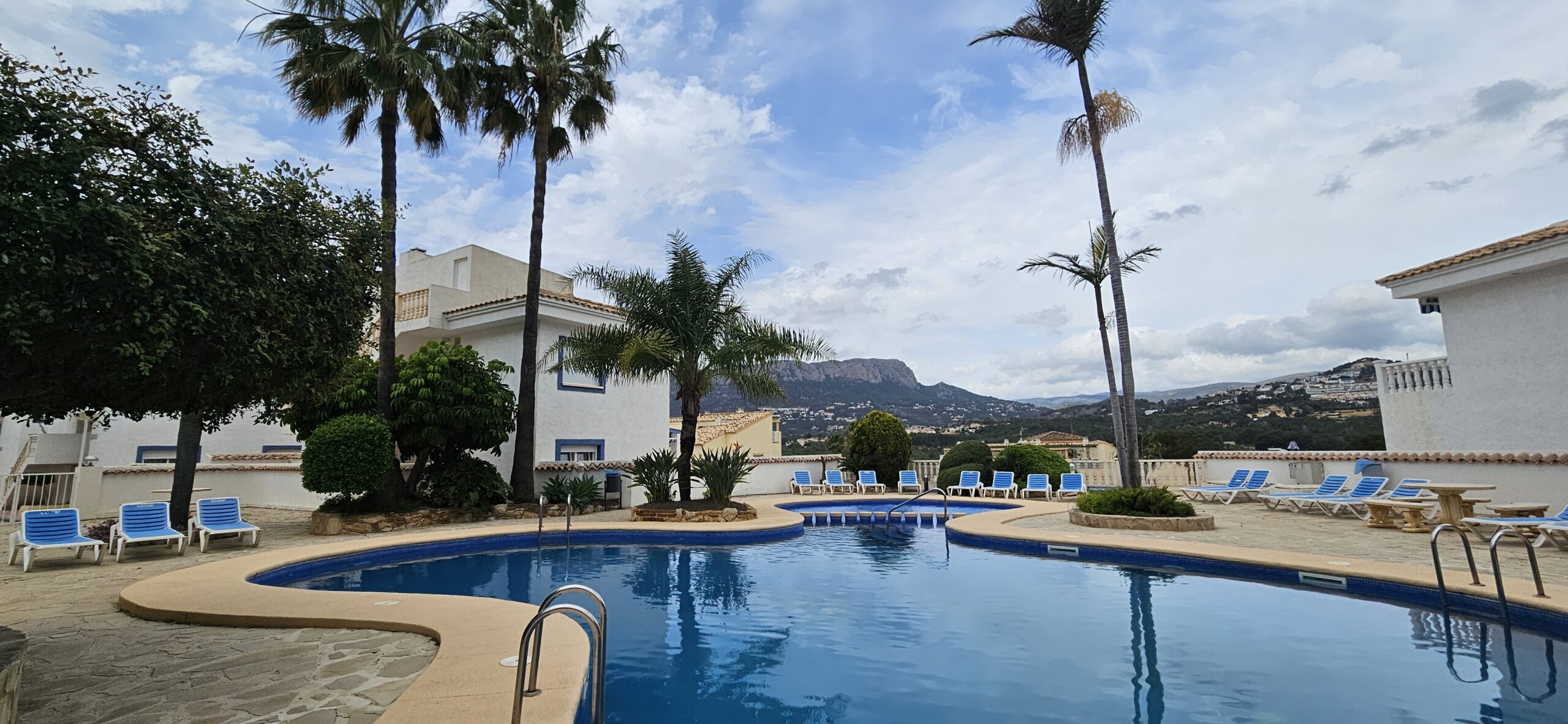 Bright Apartment with Spacious Private Terrace Near the Beach in a Popular Residential Complex, Calpe