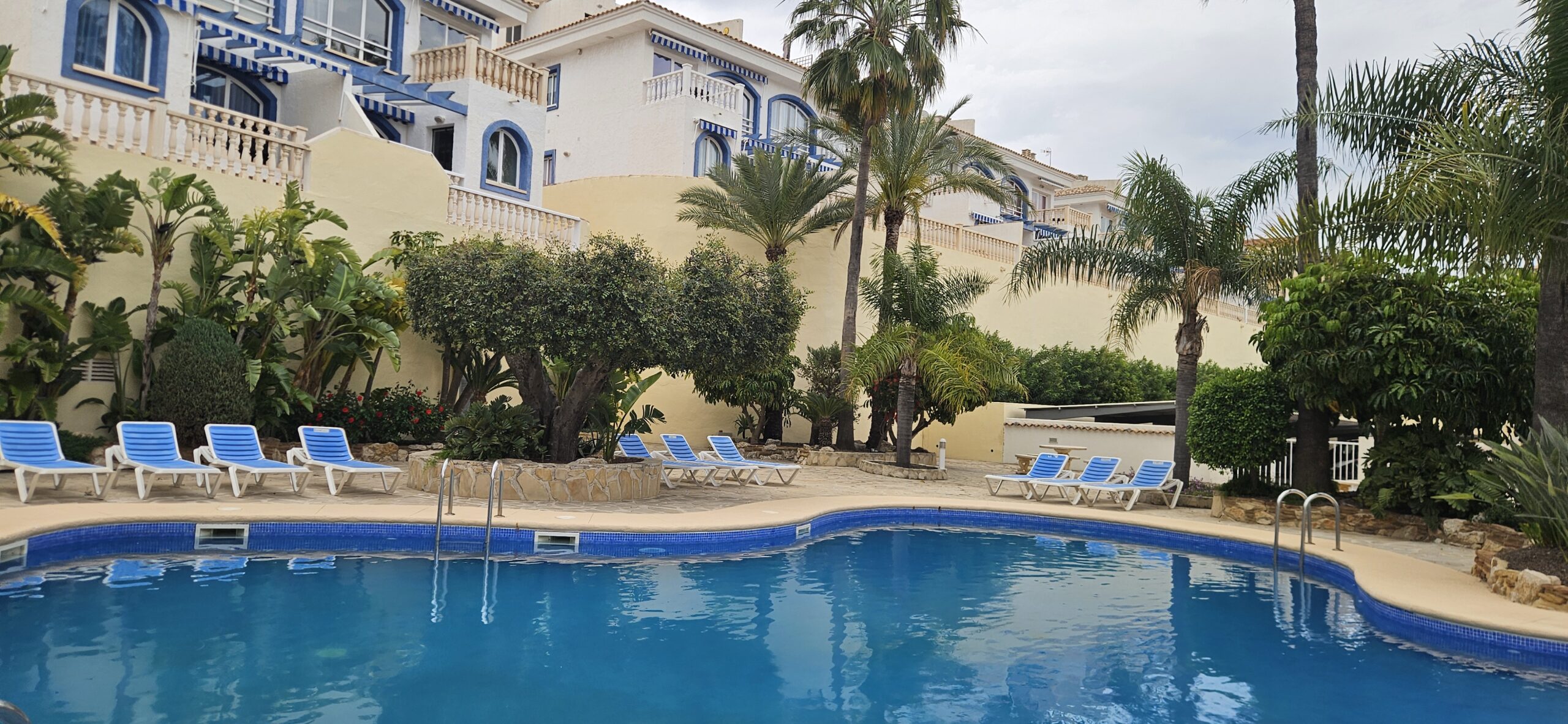 Bright Apartment with Spacious Private Terrace Near the Beach in a Popular Residential Complex, Calpe