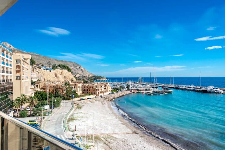 Luxurious Frontline Beach Duplex Apartment with Panoramic Sea Views in Mascarat, Altea