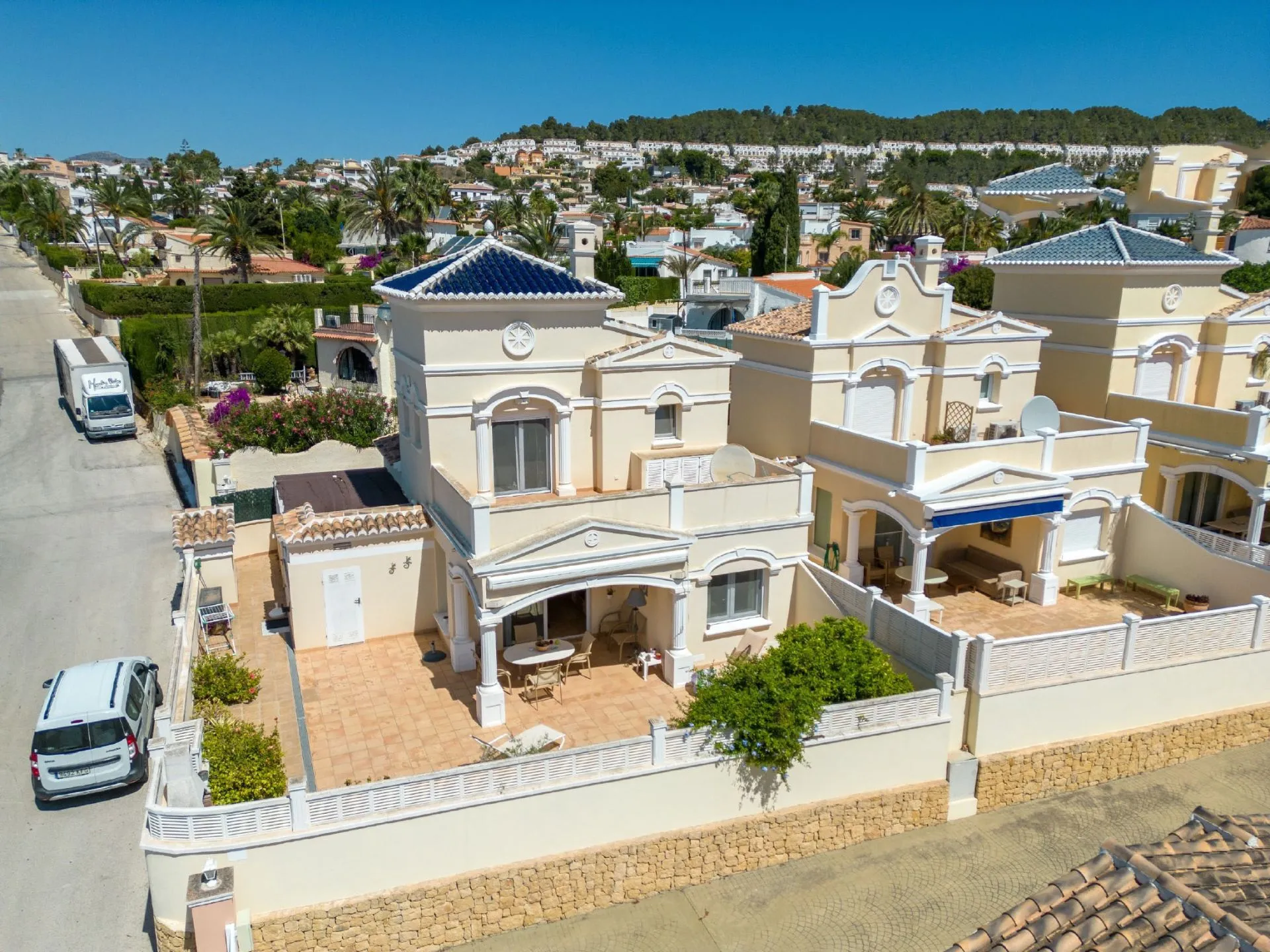 Aerial front view of 3-bedroom bungalow in La Vallesa Calpe