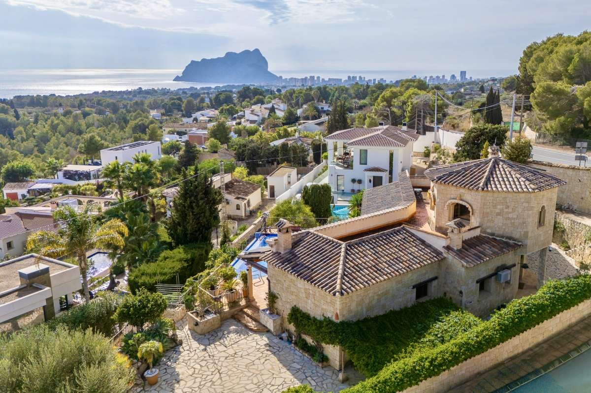 Aerial view of a finca-style villa in Benissa Costa with sea views, Peñón de Ifach views, private pool and Mediterranean surroundings