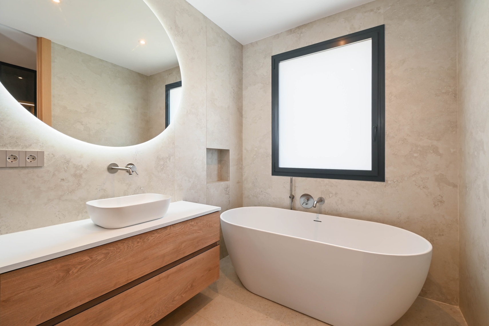 Bathroom with freestanding bathtub at newly built luxury villa in Benissa