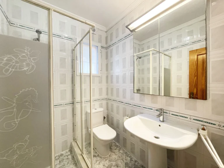 Bathroom with shower at detached villa in Calpe