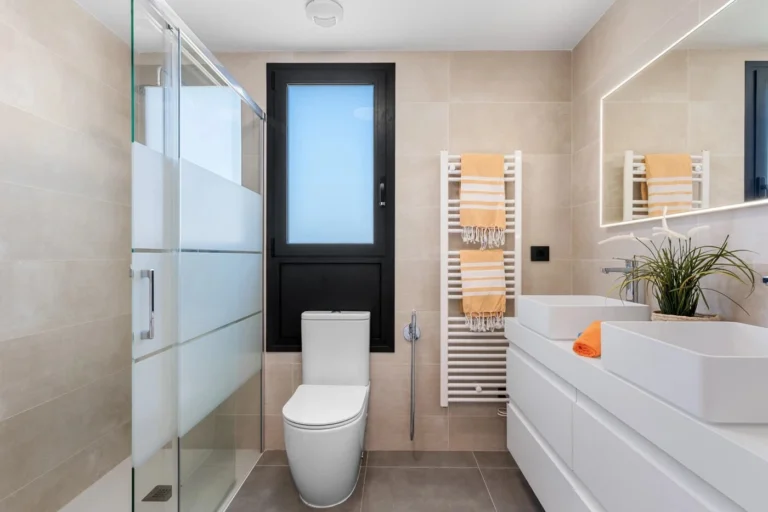 Bathroom with walk-in shower in apartment in Arenal-Bol, Calpe