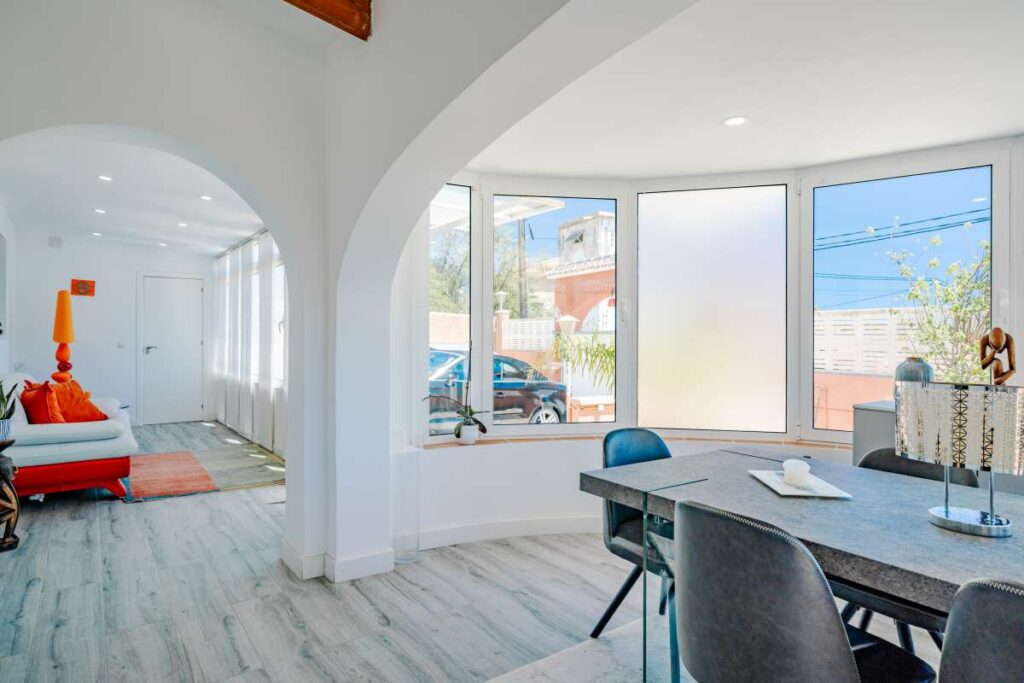Renovated Mediterranean Villa with Guest Suite Close to the Coast