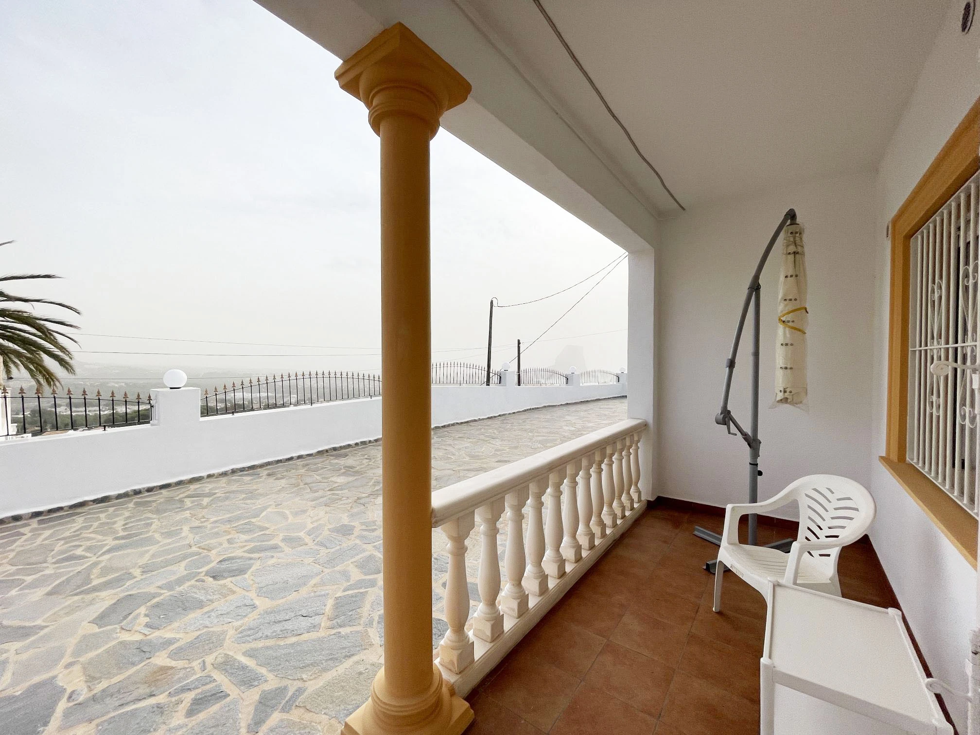 Covered terrace with open views at detached villa in Calpe