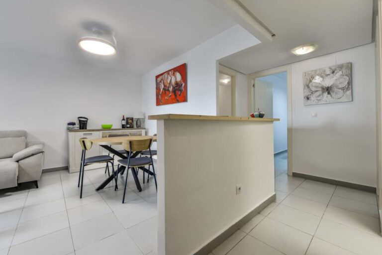 Beachfront Apartment with Sea Views in Playa La Fossa, Calpe