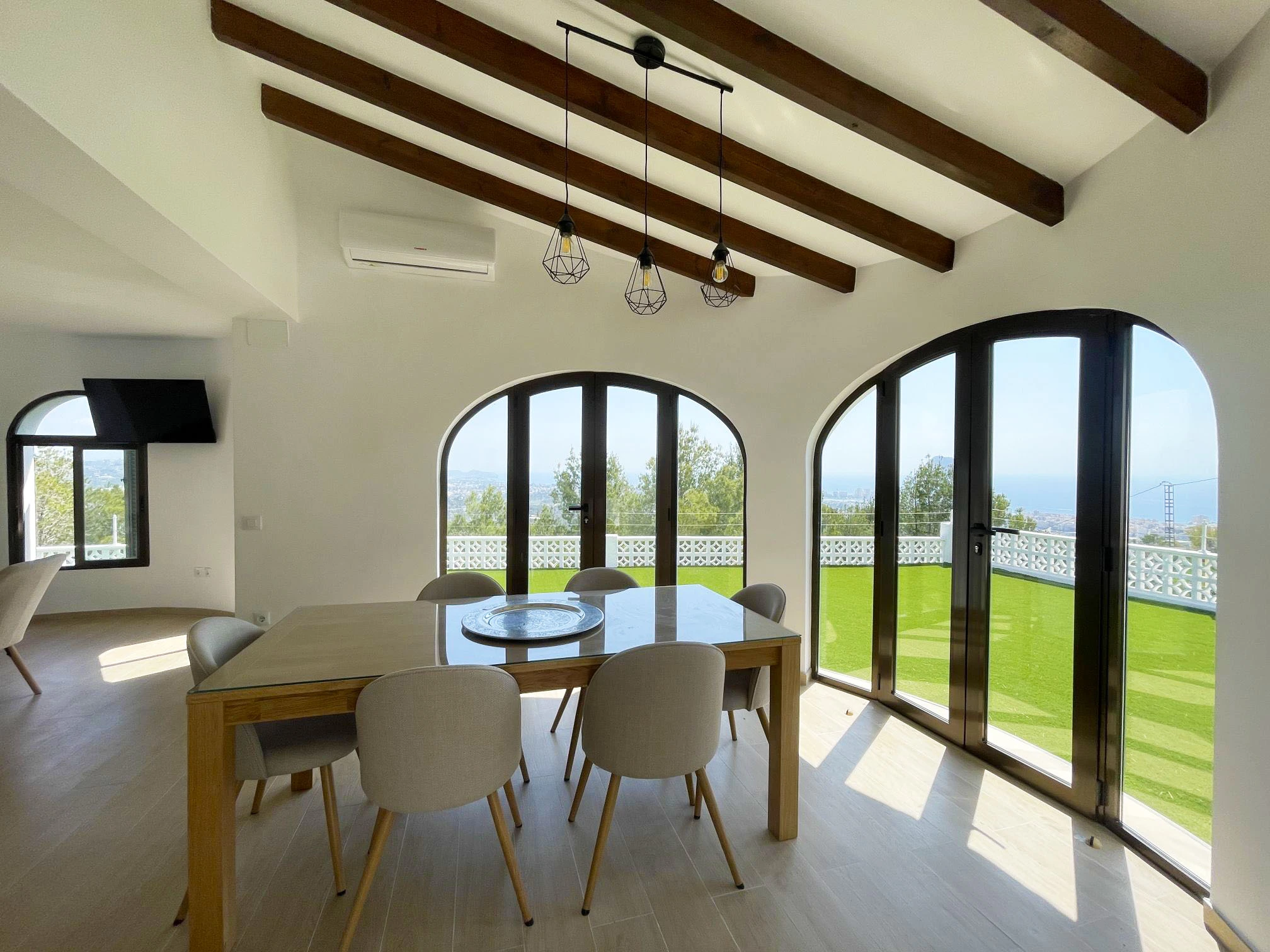Dining area with sea views at villa in Oltamar, Calpe