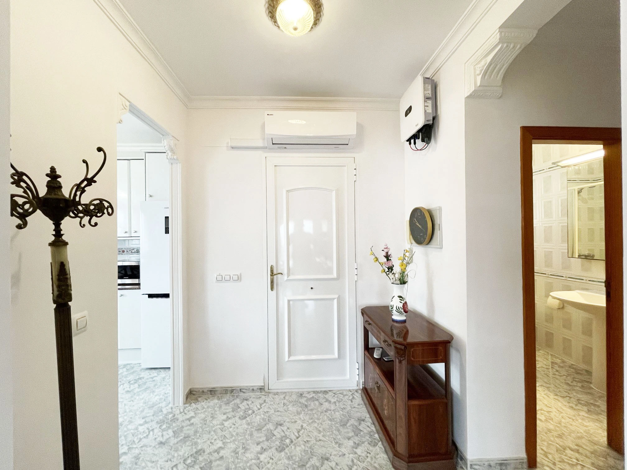 Entrance hall with air conditioning at detached villa in Calpe