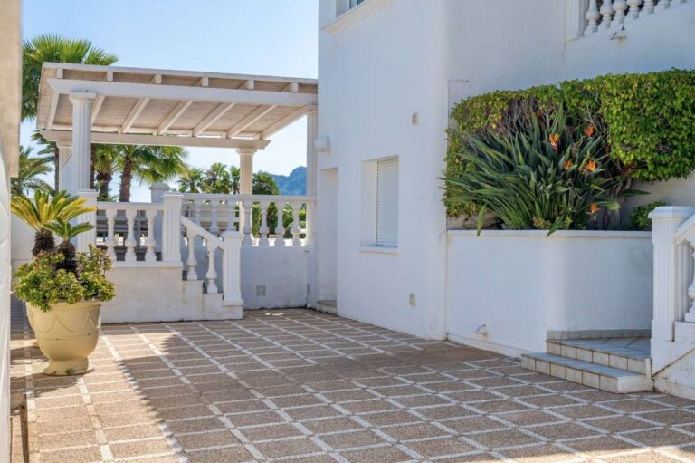 Entrance terrace and exterior walkway at a villa in Calpe.