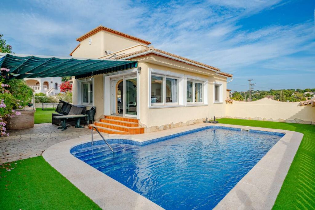 Charming Villa Within Walking Distance of the Beach and Amenities in Calpe