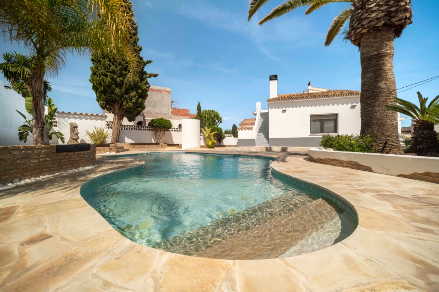 Ibiza-style villa in Calpe with private pool and sunny terrace