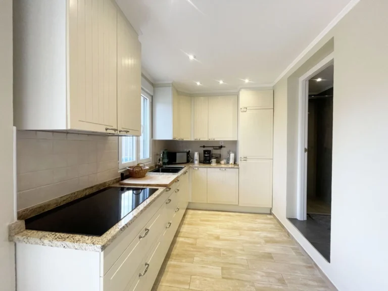 Independent kitchen inside renovated villa in Calpe