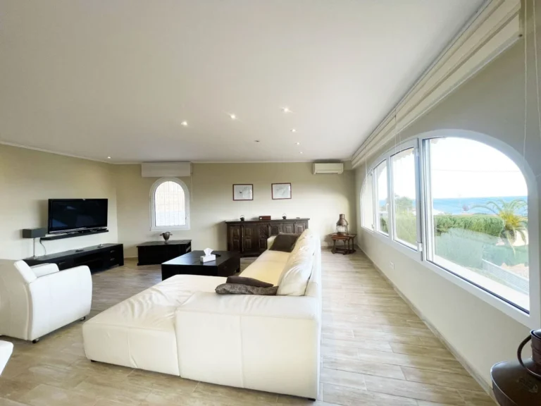Lounge with Mediterranean Sea views at renovated villa in Calpe