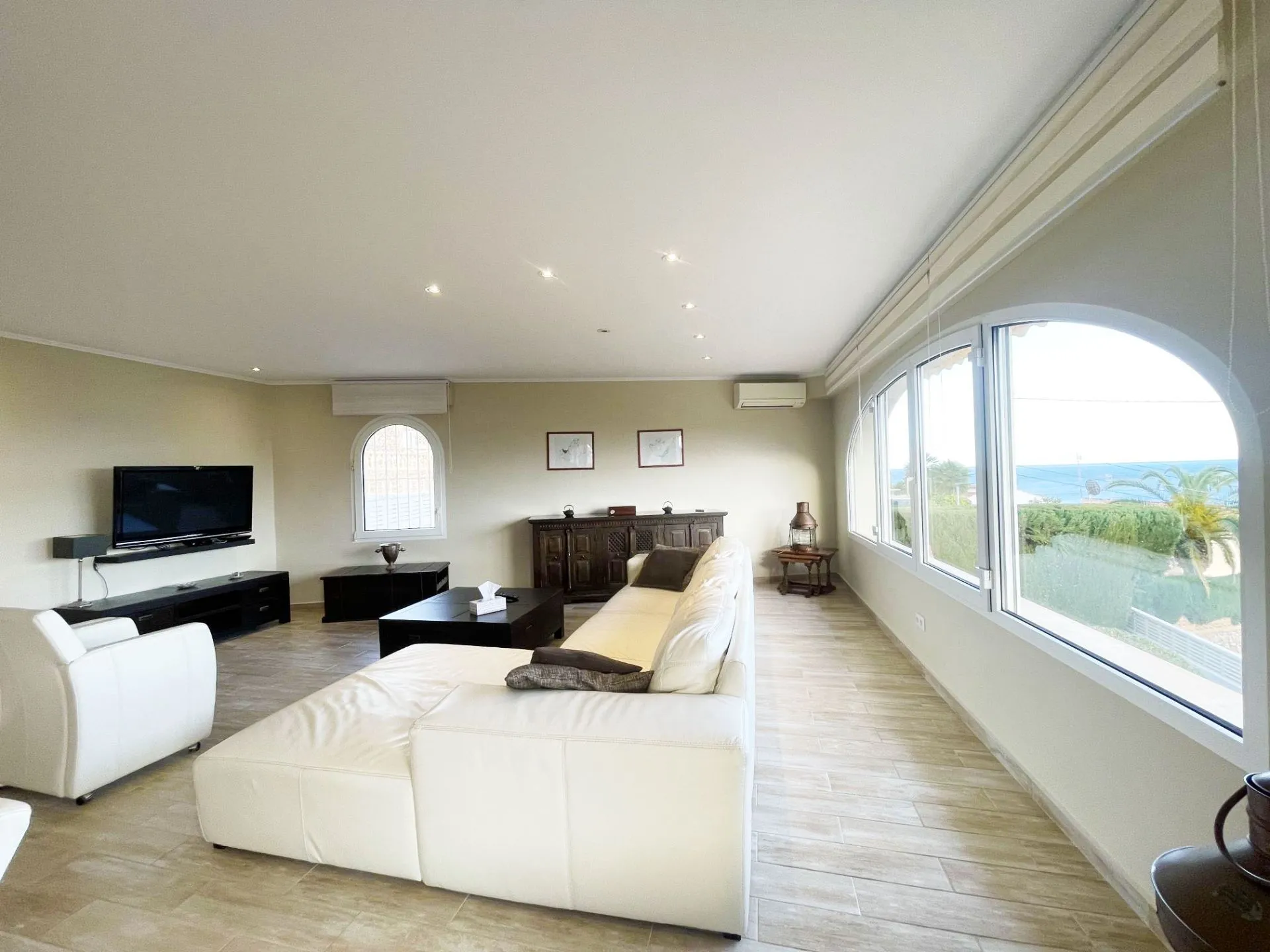 Lounge with Mediterranean Sea views at renovated villa in Calpe