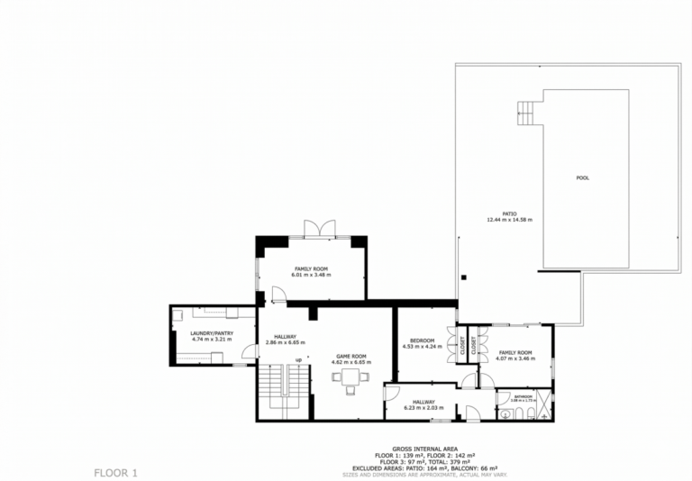 Lower floor plan for a modern luxury villa in La Calalga, Calpe showing guest accommodation, bathroom layout and pool terrace area
