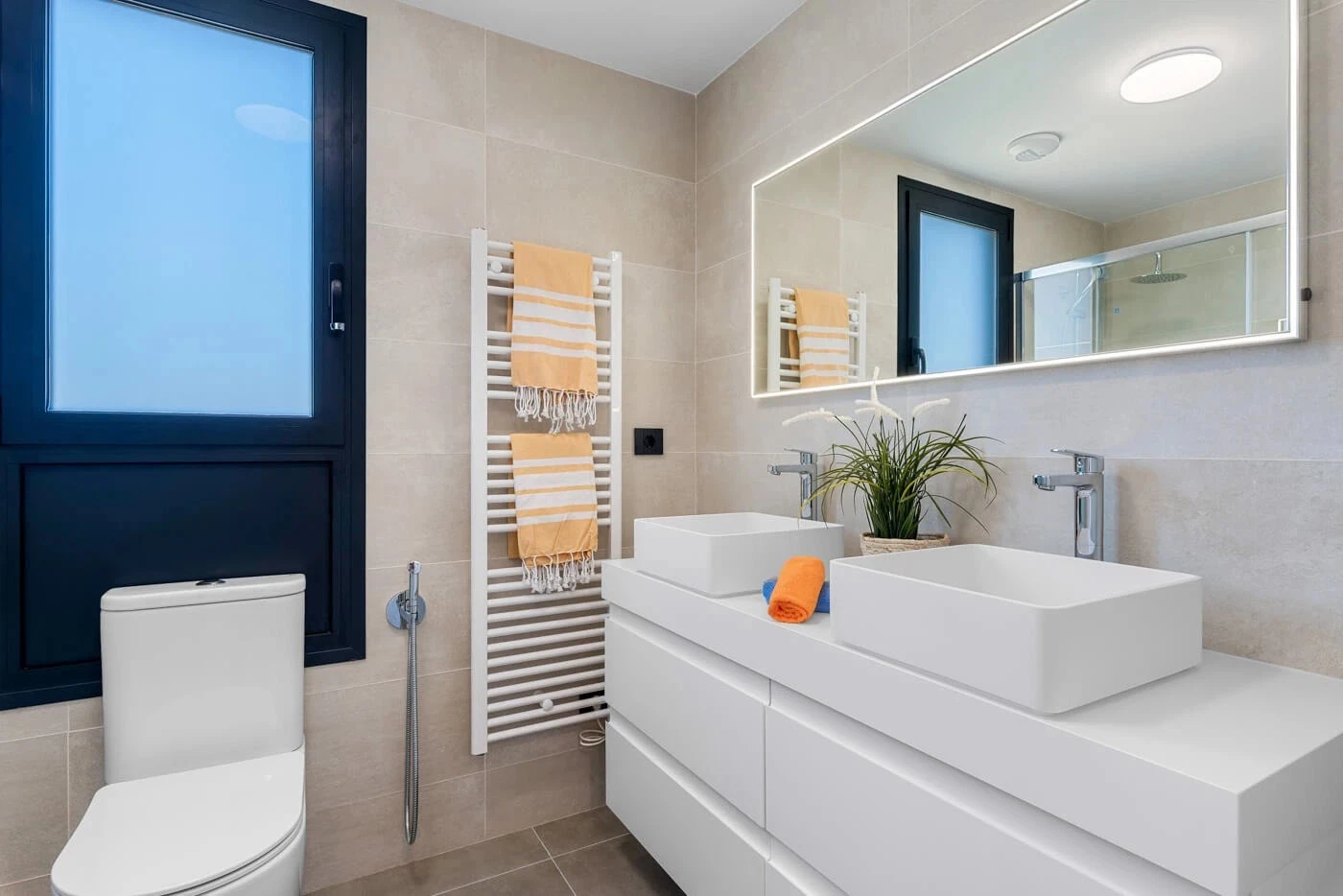 Modern bathroom with double sink in apartment in Arenal-Bol, Calpe