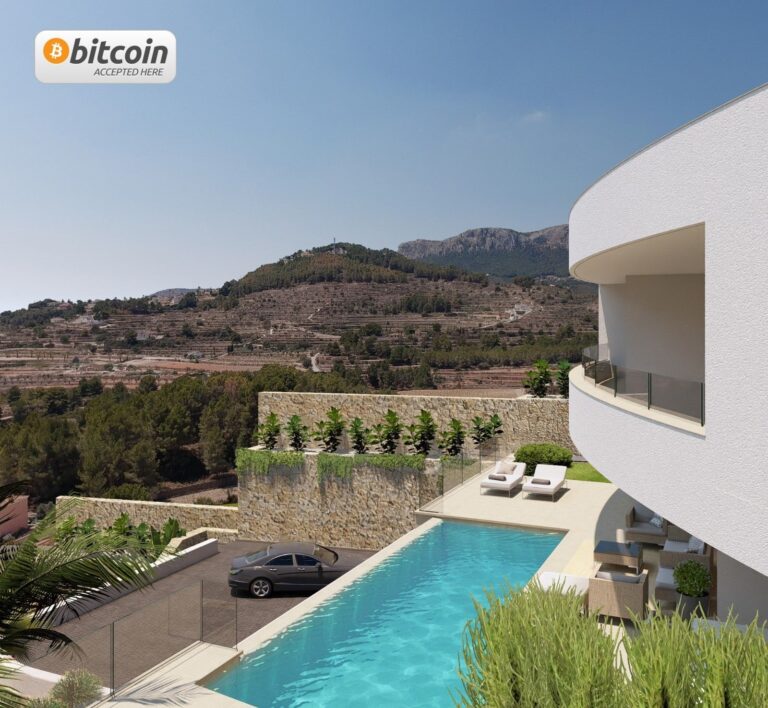 Moderne Villa in Calpe mit Infinity-Pool, Zufahrt und freiem Blick