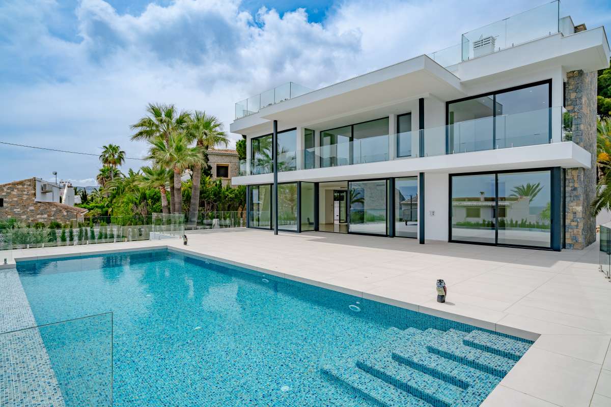 Modern second-line sea villa in La Calalga, Calpe with private swimming pool, glass terraces and contemporary exterior design