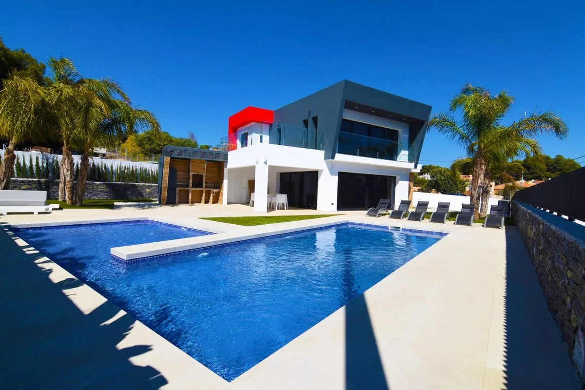 Modern villa with private pool and sun terrace in Carrió, Calpe