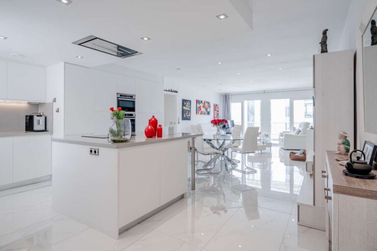 Renovated Modern Apartment with Sea Views by Arenal-Bol Beach in Calpe