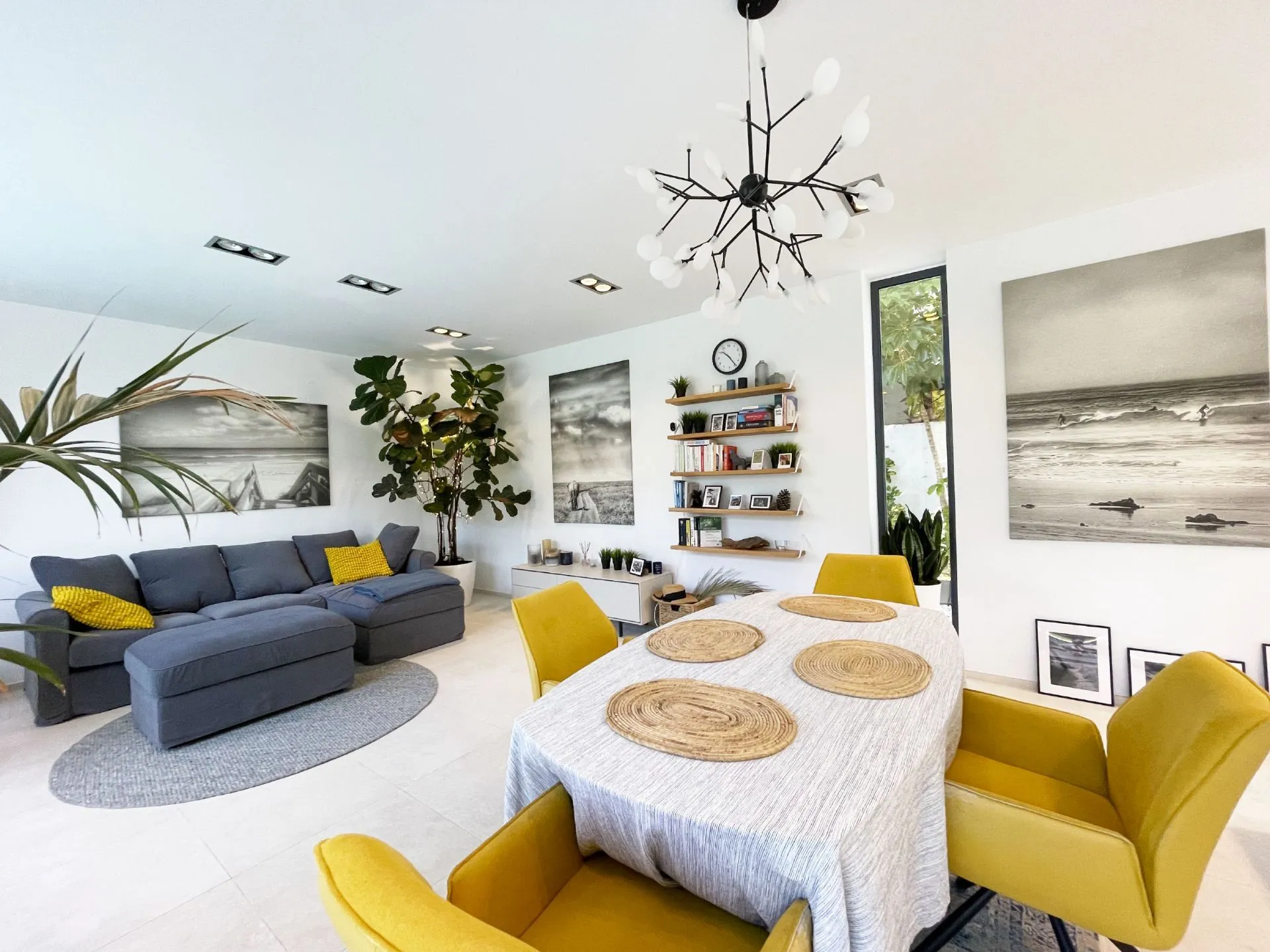 Open-plan living area at modern villa near Arenal Beach in Calpe