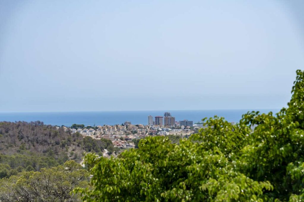 Semi-Detached House with Private Garden, Mountain Views and Sea Views