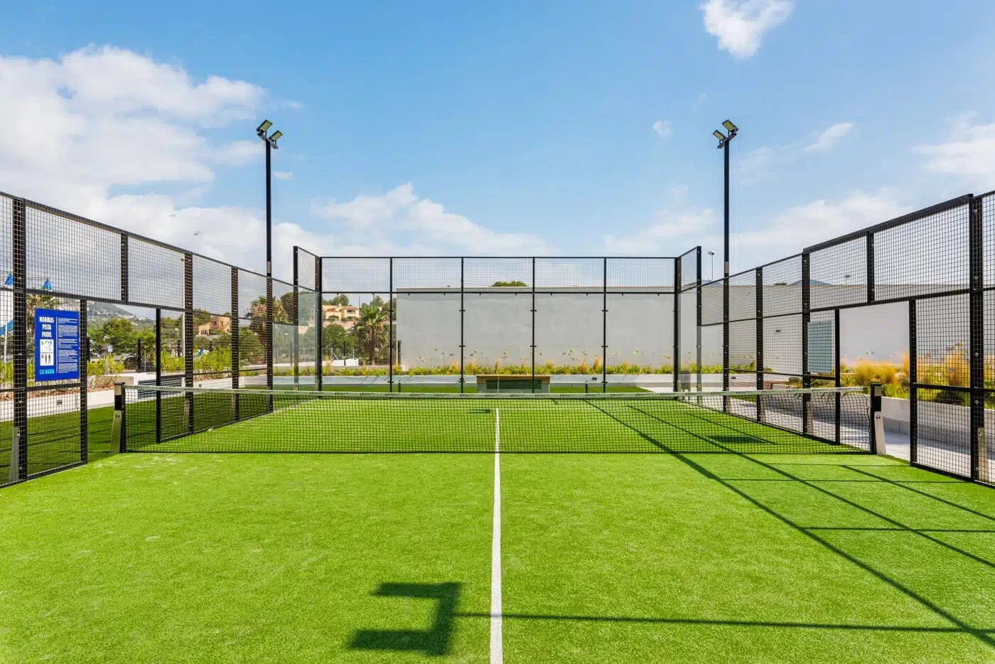 Padel court at apartment complex in Arenal-Bol, Calpe