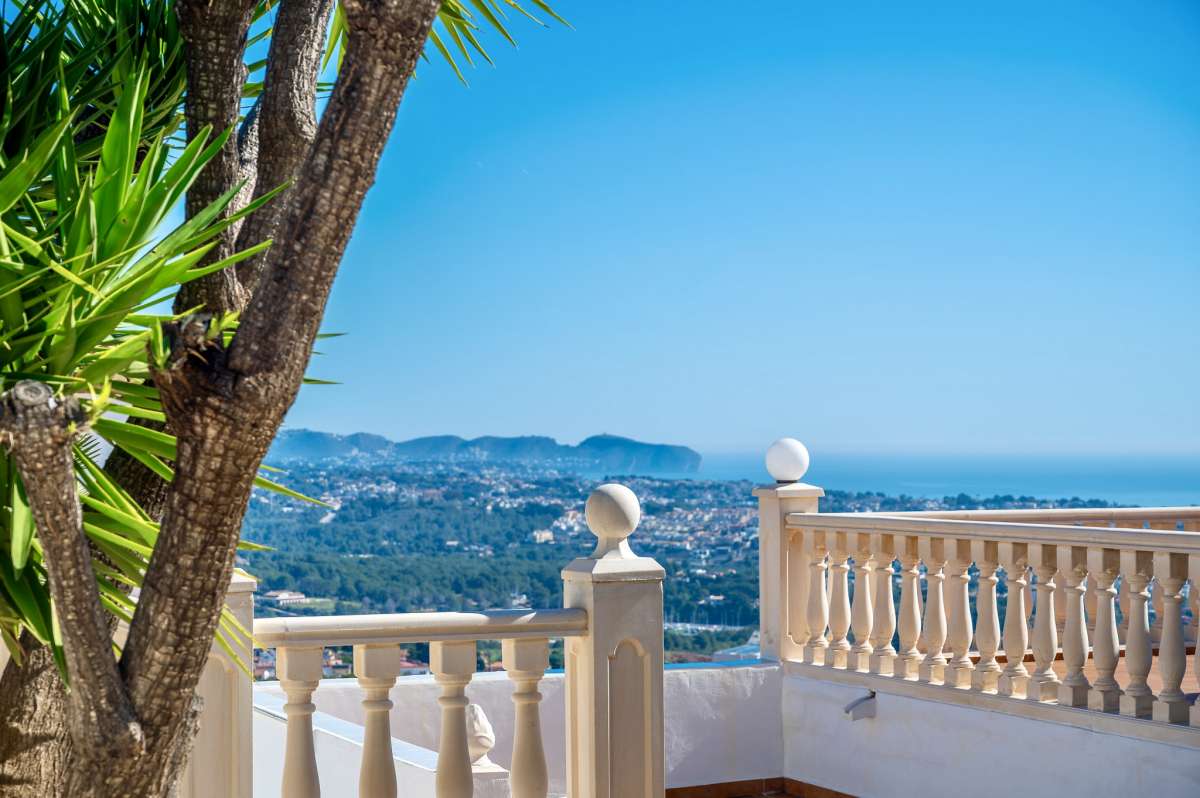 Panoramic sea and mountain views from a terrace at a villa in Calpe.