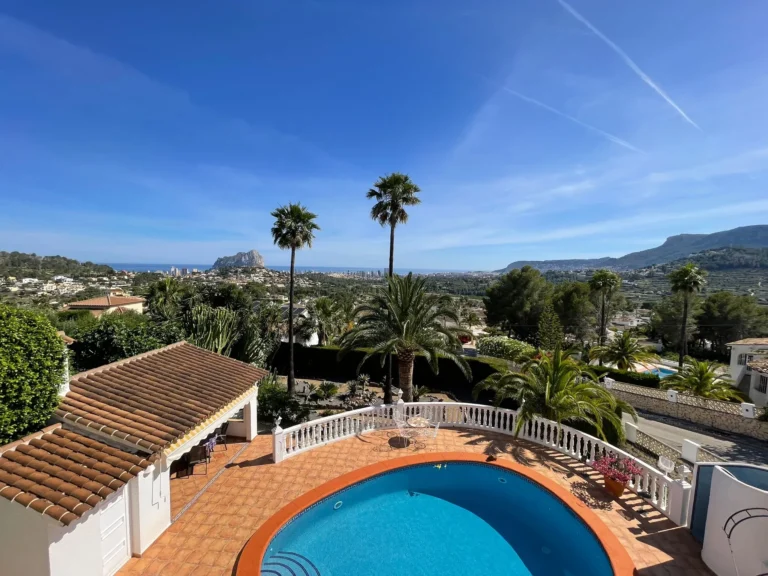 Pool terrace with panoramic sea views, mountain views, and views towards the Peñón de Ifach at a villa in Calpe.