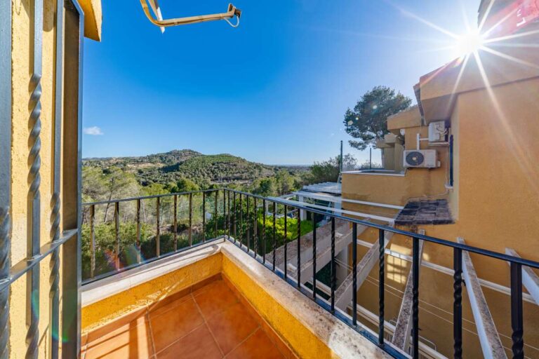 Private balcony at a semi-detached house in Calpe with open mountain views and natural surroundings